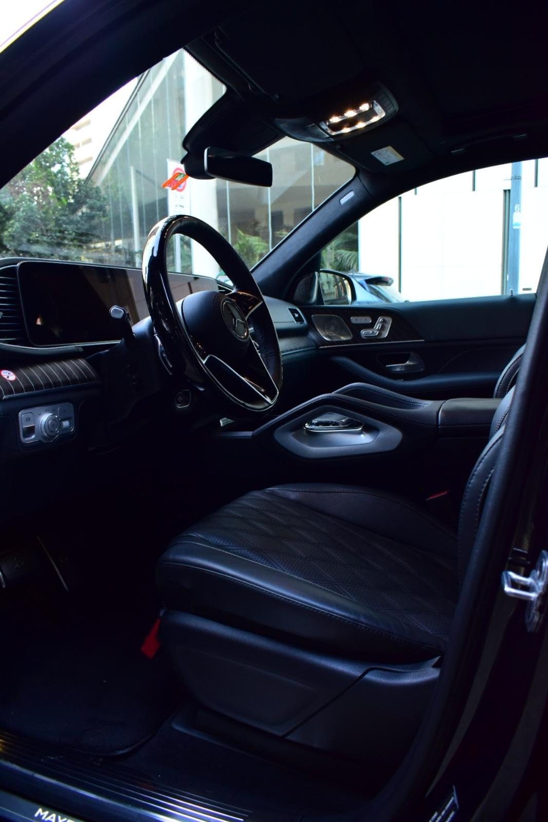 Mercedes GLS600 Maybach — photo 12